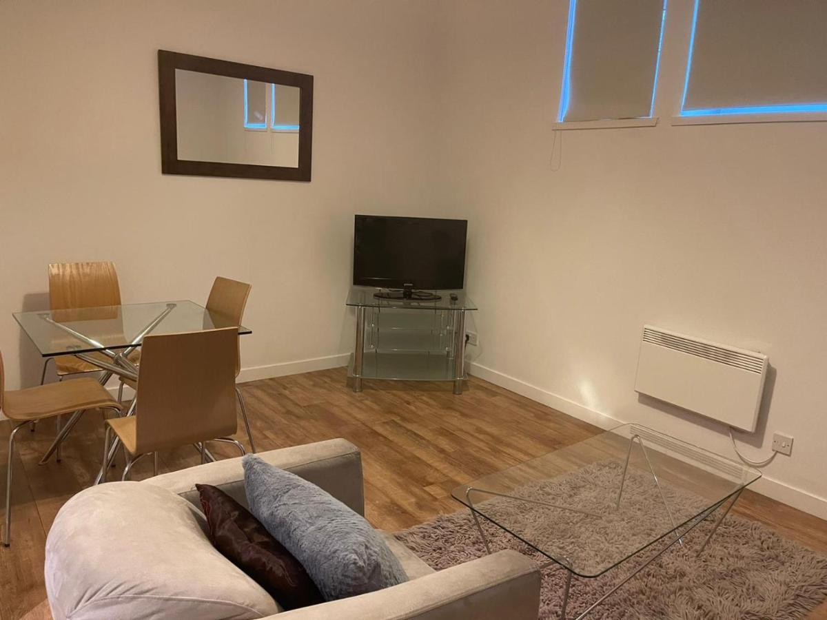 Aberdeen Stay Central 2-Bedrooms Apt-No Party ภายนอก รูปภาพ