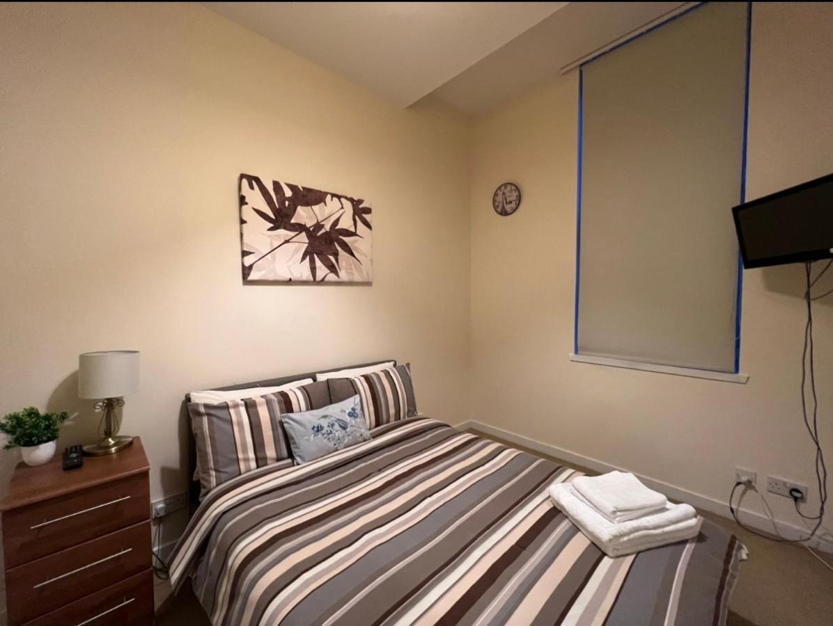 Aberdeen Stay Central 2-Bedrooms Apt-No Party ภายนอก รูปภาพ
