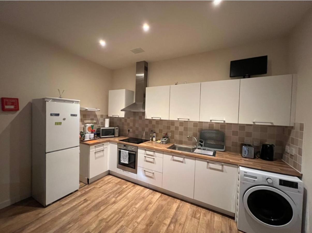 Aberdeen Stay Central 2-Bedrooms Apt-No Party ภายนอก รูปภาพ