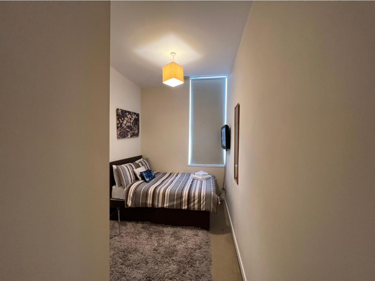 Aberdeen Stay Central 2-Bedrooms Apt-No Party ภายนอก รูปภาพ