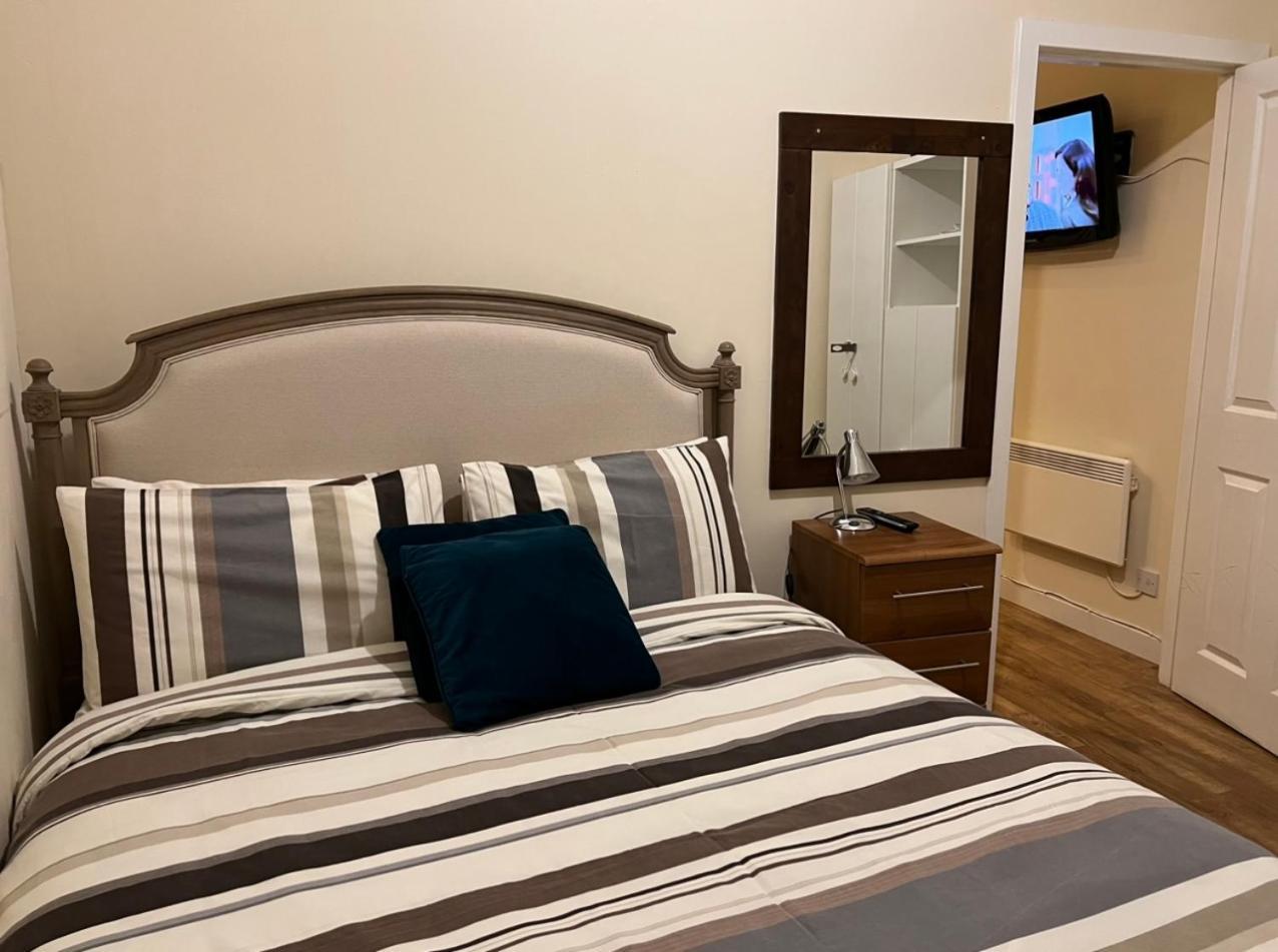Aberdeen Stay Central 2-Bedrooms Apt-No Party ภายนอก รูปภาพ