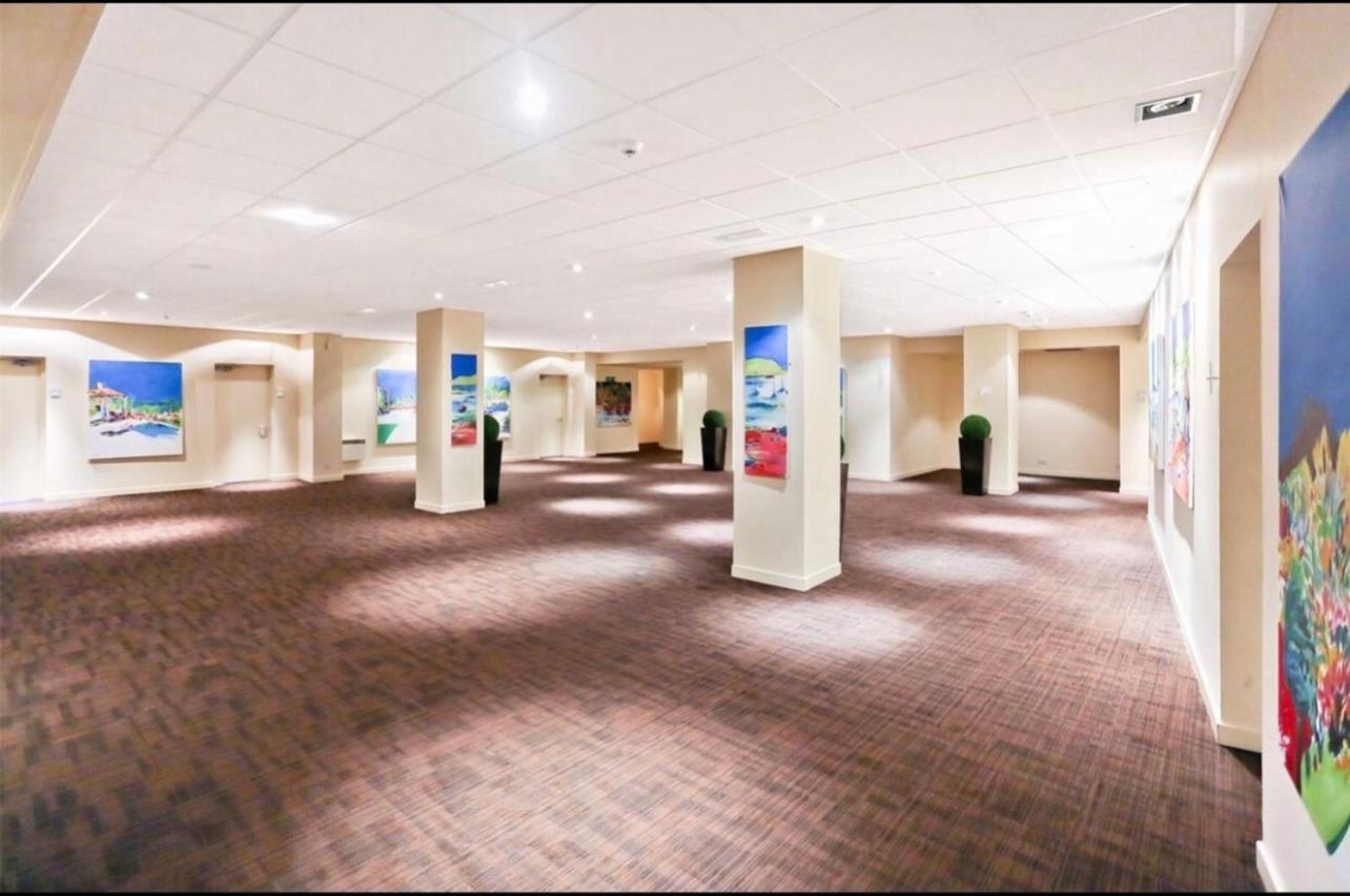Aberdeen Stay Central 2-Bedrooms Apt-No Party ภายนอก รูปภาพ