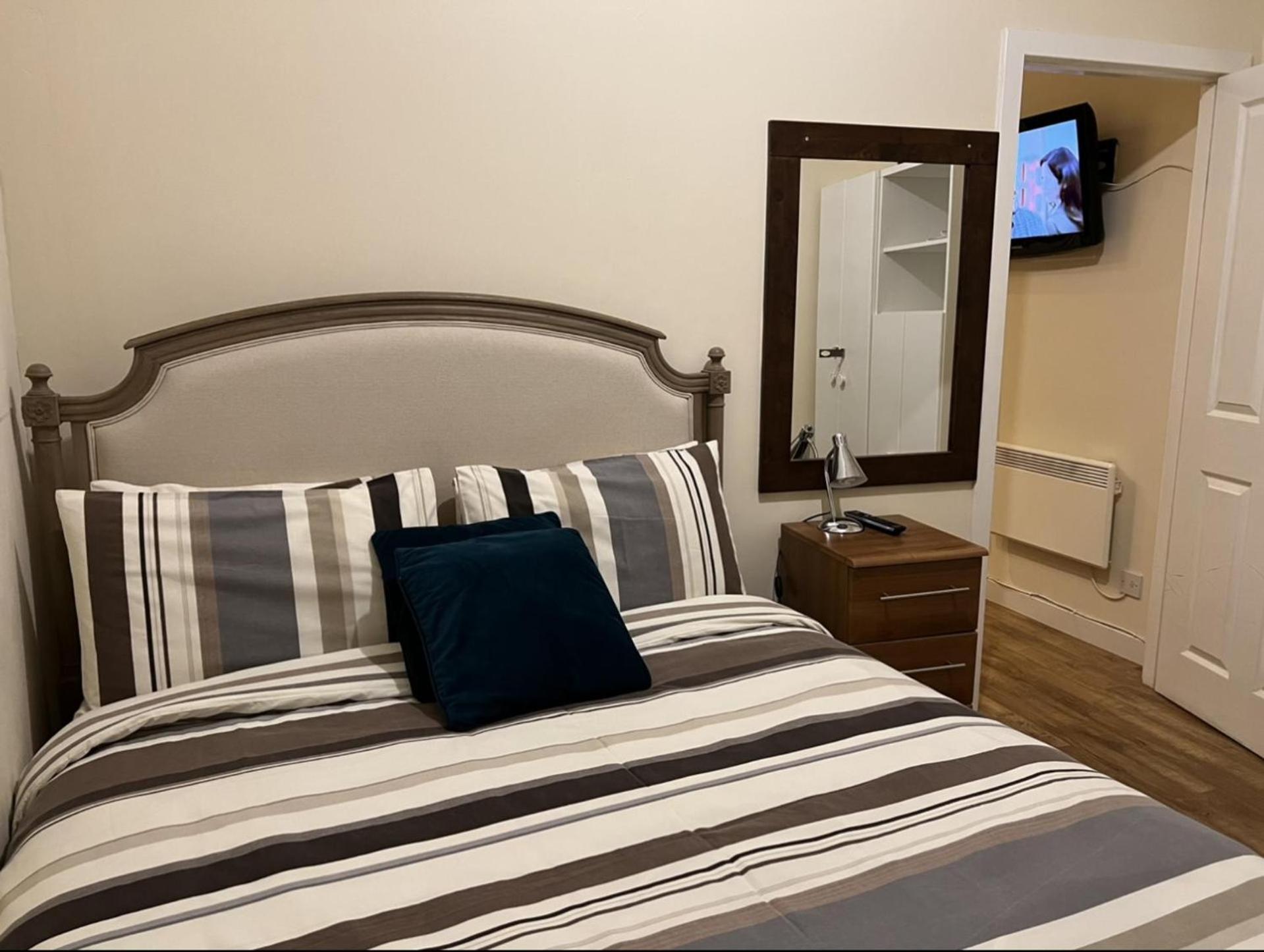 Aberdeen Stay Central 2-Bedrooms Apt-No Party ภายนอก รูปภาพ